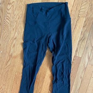 Black lulu lemon aligns
